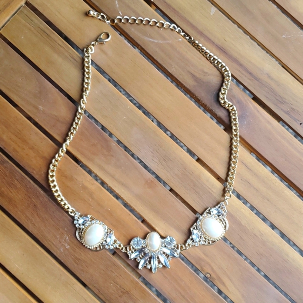 Statement necklace